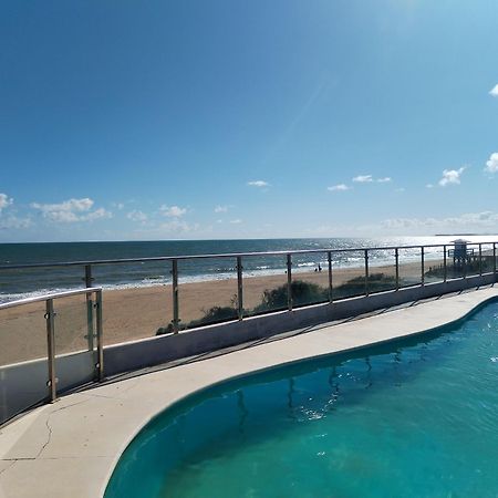 Islantilla-Apartamento con piscina y garaje en primera línea de playa Isla Cristina Exterior foto