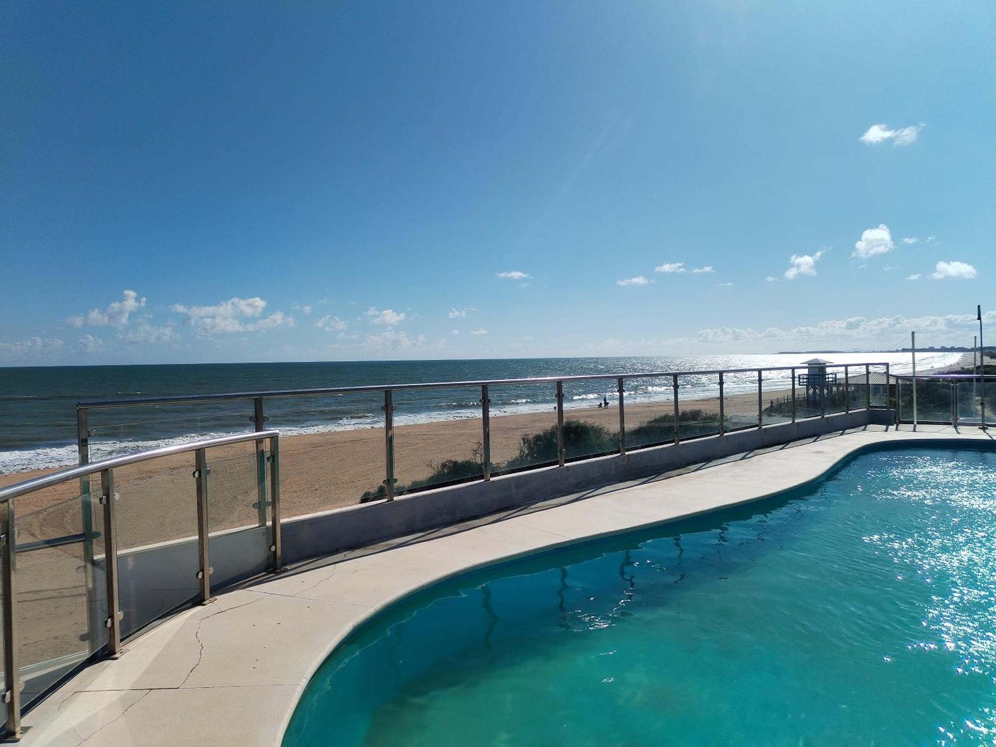 Islantilla-Apartamento con piscina y garaje en primera línea de playa Isla Cristina Exterior foto