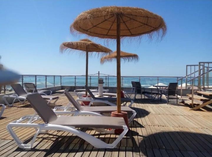 Islantilla-Apartamento con piscina y garaje en primera línea de playa Isla Cristina Exterior foto